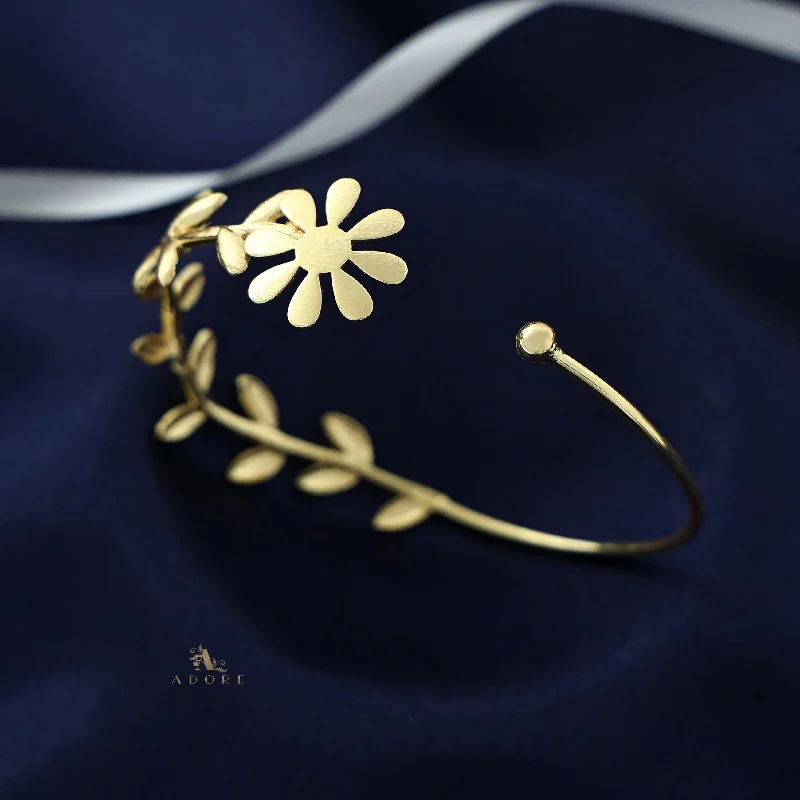 Golden Midhila Leafy Bangle